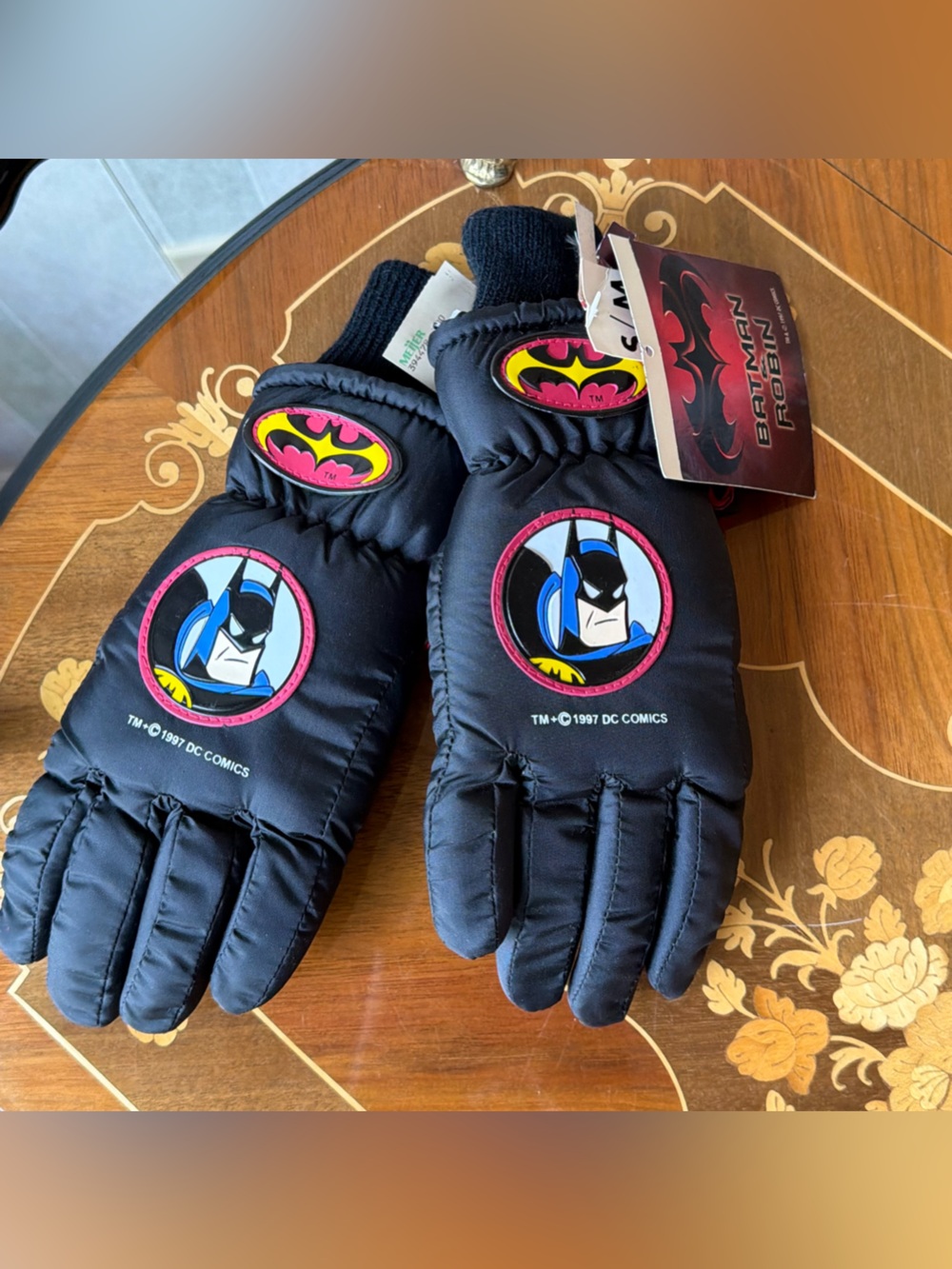 1997 DC Comics Vintage Deadstock NWT Batman DC Winter Gloves Black Nostalgia